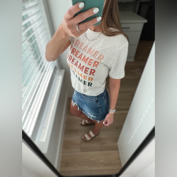 Dreamer Graphic Tee - Picture 3 of 4